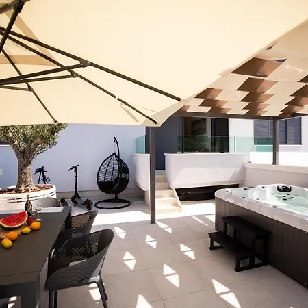 Sopic Luxury With Private Whirlpool 扎达尔