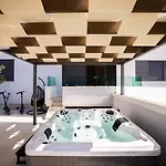 アパート Sopic Luxury With Private Whirlpool ザダル