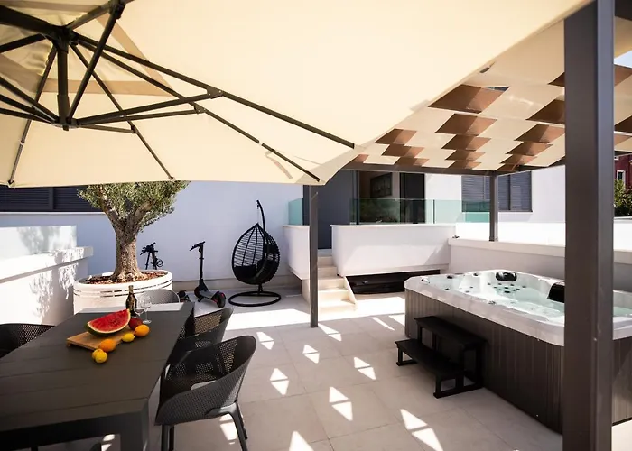 Sopic Luxury With Private Whirlpool Zadar